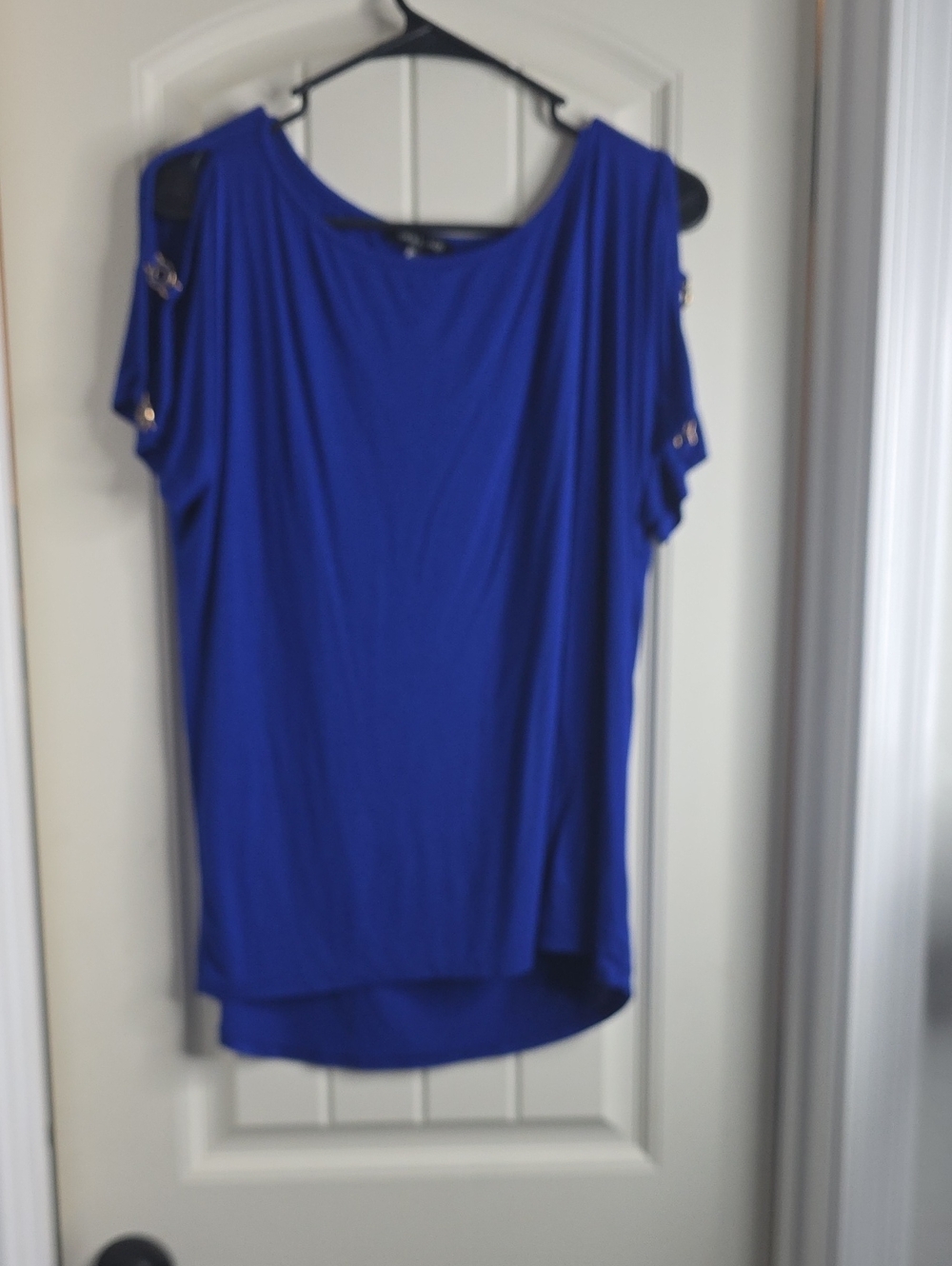Cable & Gauge Cold-Shoulder Tee in Royal Blue